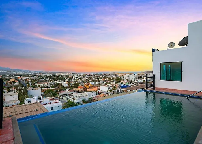 Сasa de vacaciones Morgan Residences 607b @ Boutique With Pool, Gym,